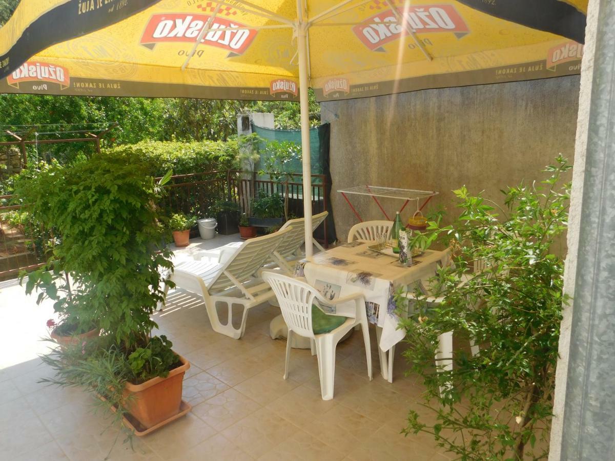 Apartment Artusi Pula Exterior photo